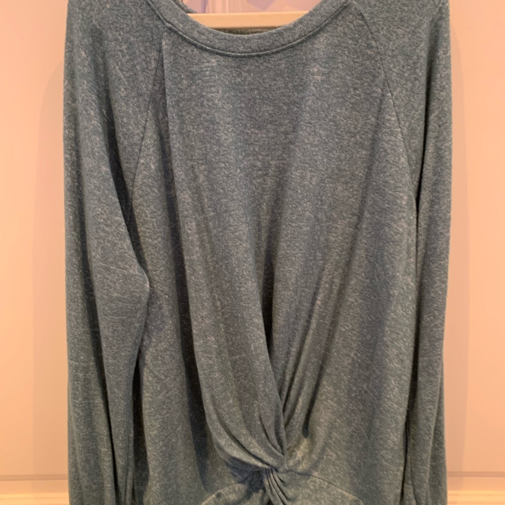 Green ish blue causal tee